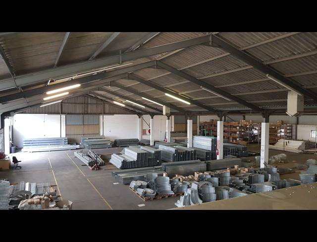 1,260M² WAREHOUSE RENTED IN EPPING INDUSTRIAL